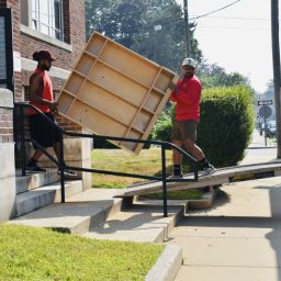 Seacoast Movers moving furniture